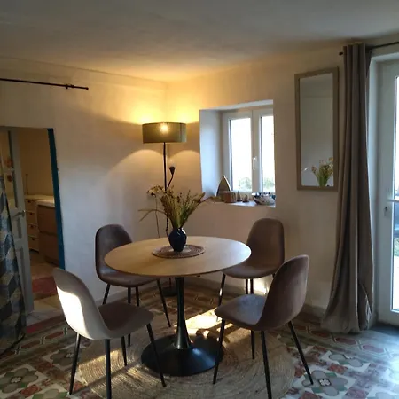 De La Pierre Bleue, Maison A La Campagne Verdon (Marne)