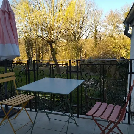 De La Pierre Bleue, Maison A La Campagne *