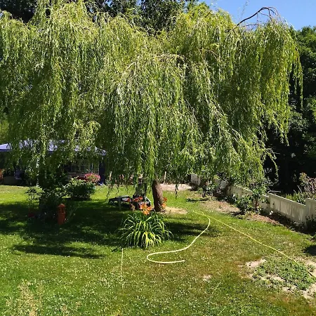 De La Pierre Bleue, Maison A La Campagne