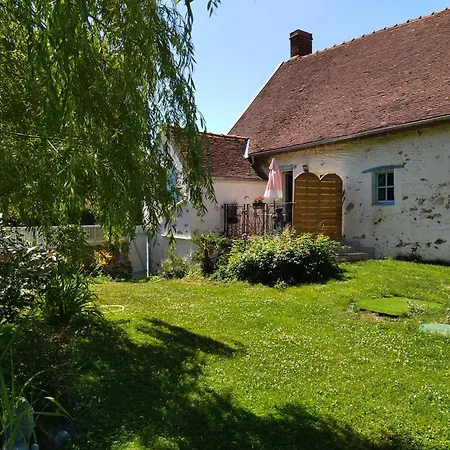 Holiday home De La Pierre Bleue, Maison A La Campagne *